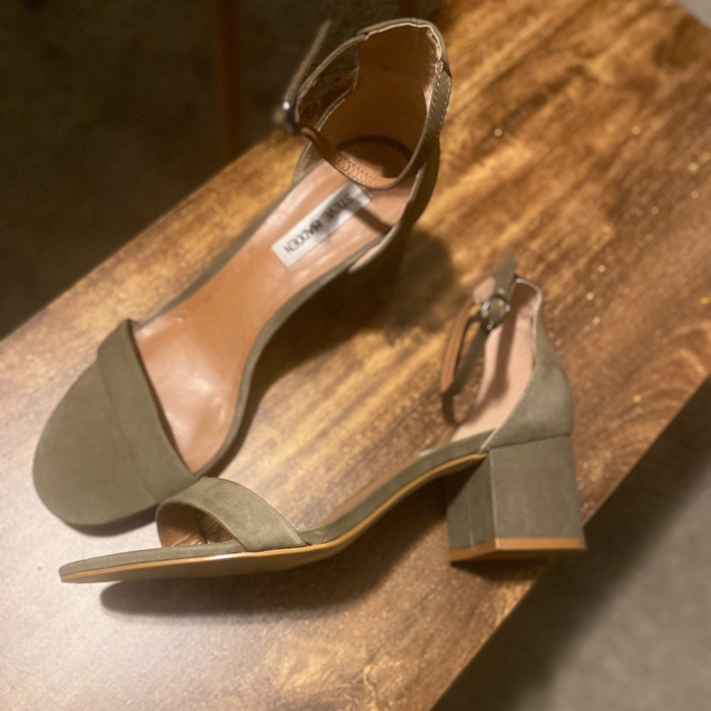 Steve Madden Women's Declair Heeled Sandal Size 9.5 Olive Green